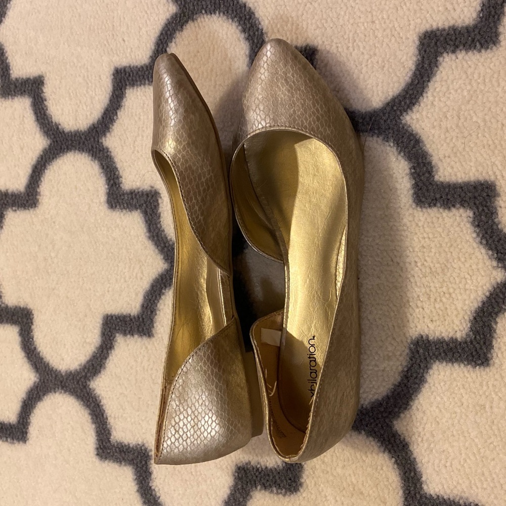 Xhilaration flat shoes